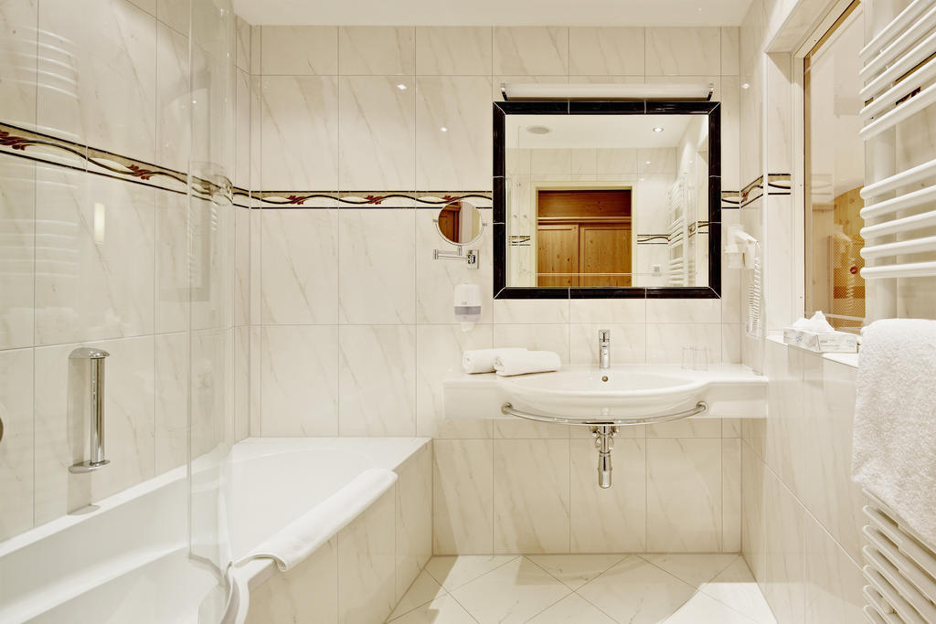 Hotel Jaegerhof Герлос Номер фото